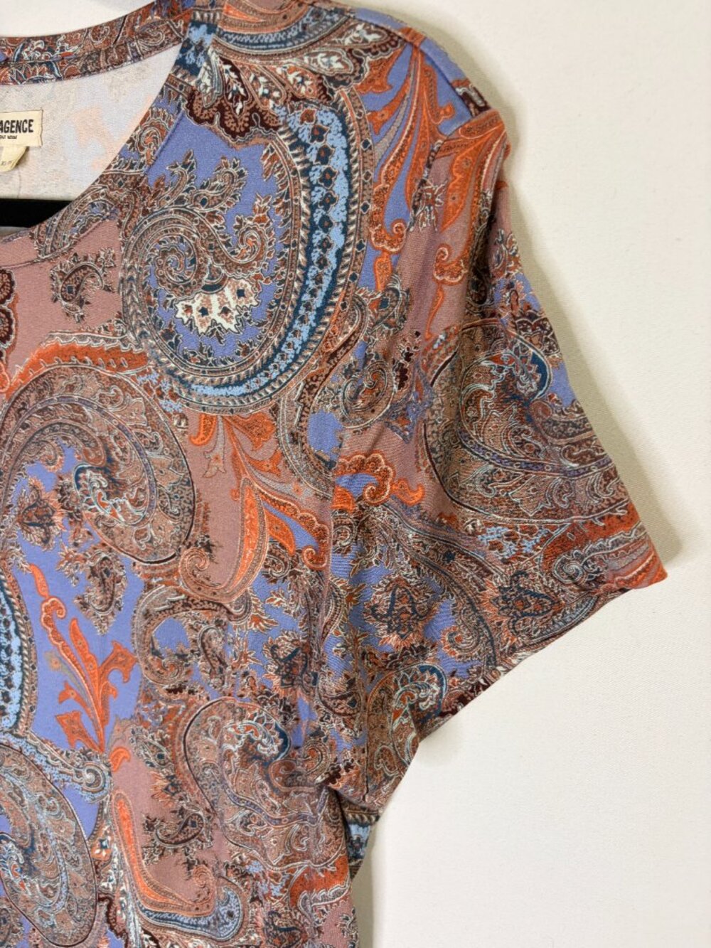 L'AGENCE Ressi Tee in French Paisley Periwinkle XL Rare NWOT New Extra Large - Picture 4 of 14